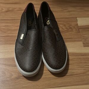 GBG Los Angeles Dark Brown Slip-On Sneakers